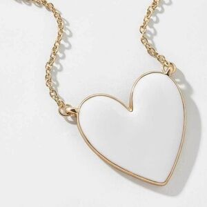 White and gold heart pendant necklace
